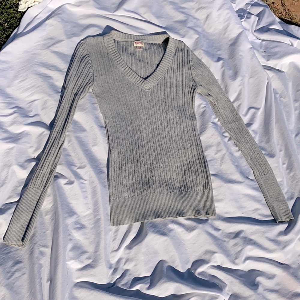 Mossimo longsleeve gray sweater v-neck Small​​ - Picture 4 of 6